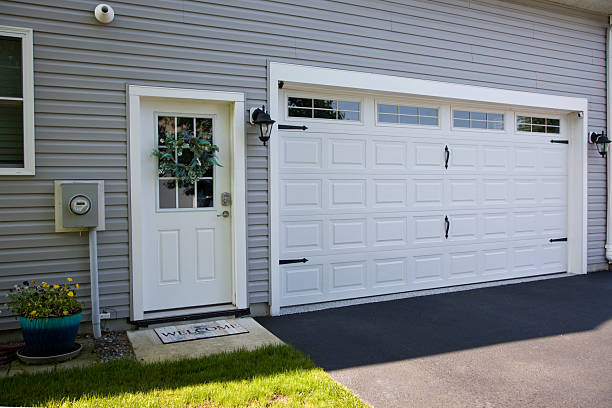 24/7 Emergency Garage Door Panel Replacement experts in Union City, IN